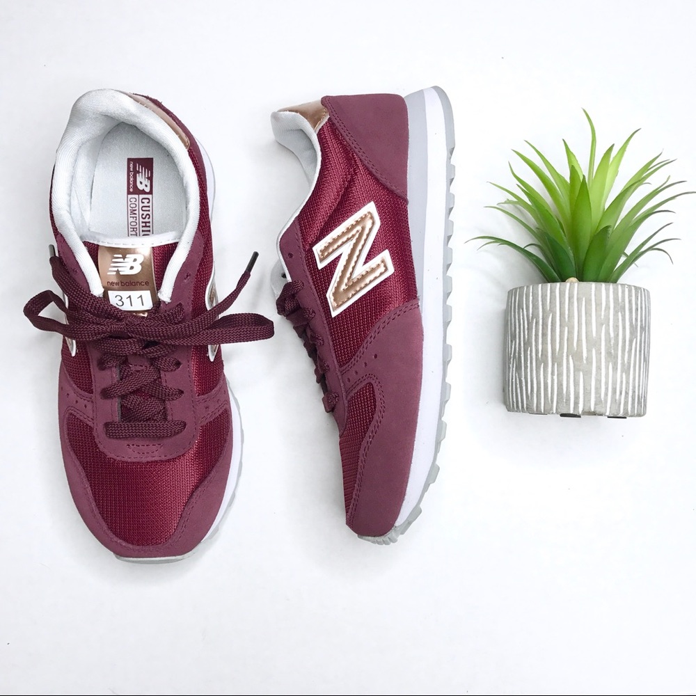 SOLD💕New Balance Retro Style 311 Sneakers - Picture 2 of 8